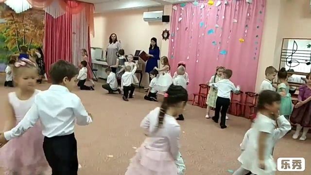 Поздравляем вас дорогие мамы!! смотреть онлайн