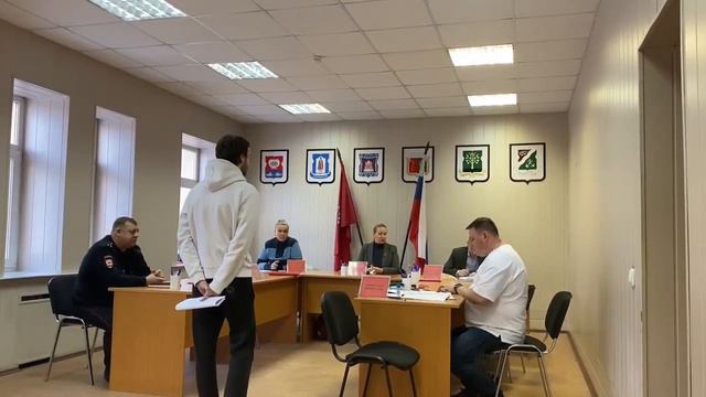 Молодые люди из Донского района, получившие повестки, посетили заседание призывной комиссии смотреть онлайн