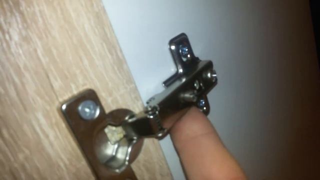 Как отрегулировать дверцы шкафа и мебели. смотреть онлайн