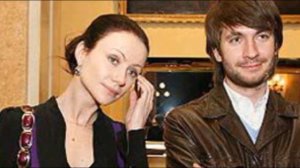 ВЫШЛА ЗАМУЖ ЗА ДРУГА СЫНА! Вот как выглядит молодой муж Марии Мироновой