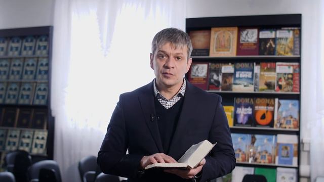 Евангелие читает Евгений Галактионов - первый заместитель Главы МО Нерюнгринский район