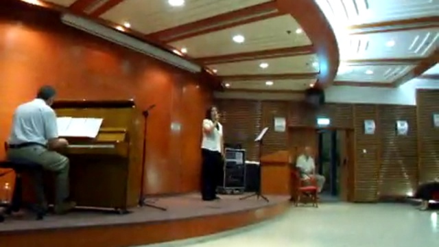 Шуламит Резник 'День Победы' на идиш смотреть онлайн