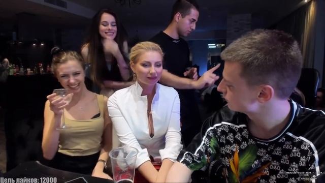 МЕЛСТРОЙ ВЫГНАЛ МАМУ ДОМОЙ НА СТРИМЕ! МЕЛСТРОЙ И МИША ЗАВЕЗЛИ ТОП КОНТЕНТ! МЕЛСТРОЙ НАРЕЗКА