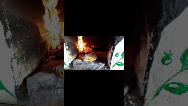 сделал дровянную печь из кирпича СССР ,запекаю мясо готовлю пиццу смотреть онлайн