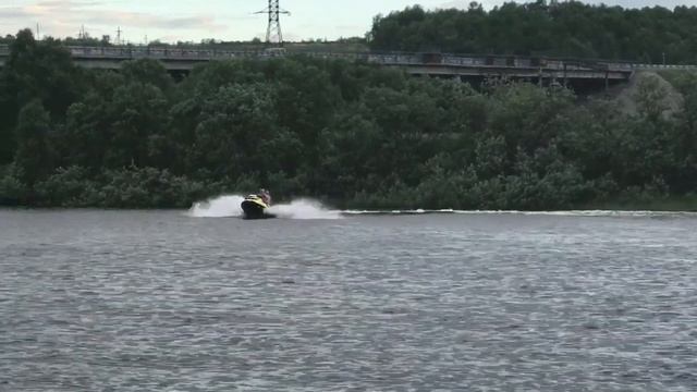 Sea-doo RXP 260 на пятке! смотреть онлайн