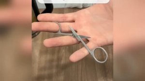 Лайфхак как поточить маникюрные ножницы  в домашних условиях #Shorts