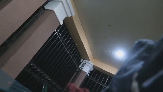 ЗАДНИЦА КАРИНЫ №8 НОЧЬ в ЗАБРОШЕННОЙ БОЛЬНИЦЕ! смотреть онлайн