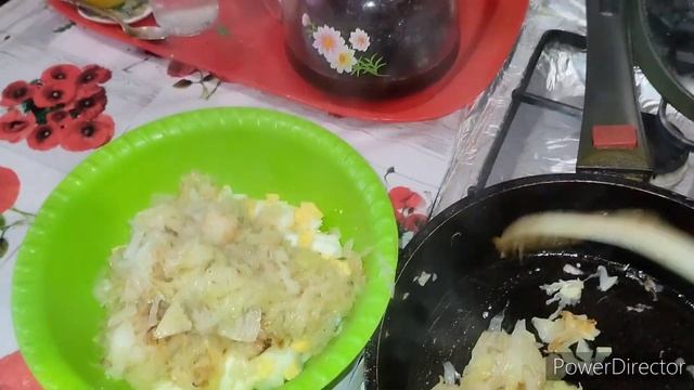 Заливной пирог с капустой и яйцами. смотреть онлайн