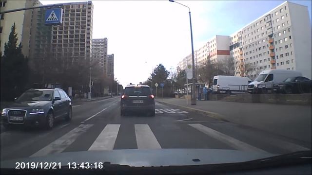 Halle Neustadt.Dezember 2019 смотреть онлайн