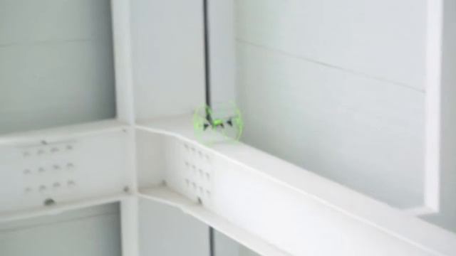 Радиоуправляемый квадрокоптер SkyWalker с гироскопом смотреть онлайн