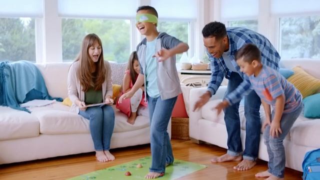 'Don't Step In It' Official Commercial - Hasbro Gaming смотреть онлайн