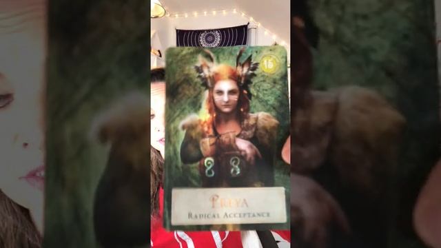 ?Spiritual Messages from the Goddess Power Oracle cards? смотреть онлайн
