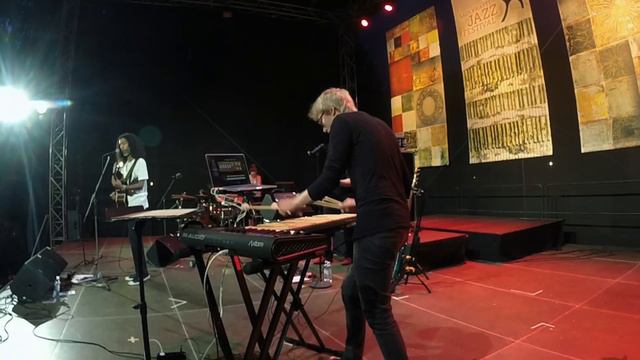 Slow down by ATOM смотреть онлайн