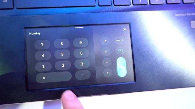 Asus ZenBook Pro 15 Notebook mit Bildschirm im Touchpad! (Deutsch) #Computex2018 смотреть онлайн
