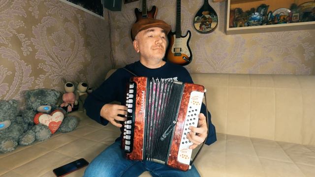 Гармонь Рябинушка В городском саду Я не могу иначе смотреть онлайн