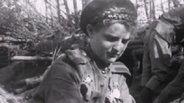 Бьётся в тесной печурке огонь....