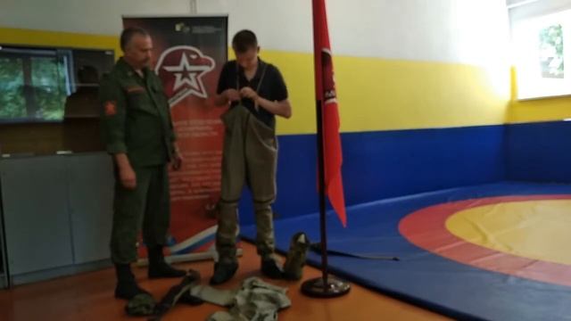 Шухмин Олег Николаевич, основы военной службы, надевание защитного костюма Л 1 смотреть онлайн