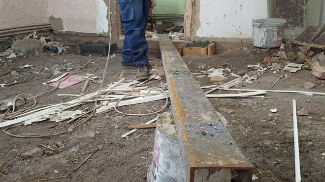 Демонтаж несущей перегородки в деревянном старом доме. смотреть онлайн
