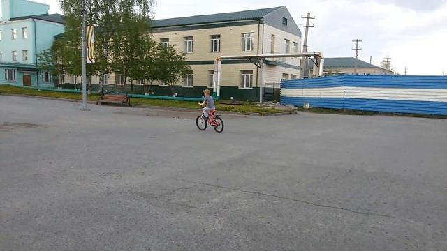 Подарили велосипед! Гоняем!!! смотреть онлайн