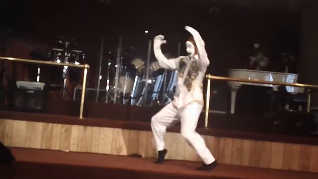 unique kristian praise gospel mime - how he loves us - david crowder band смотреть онлайн