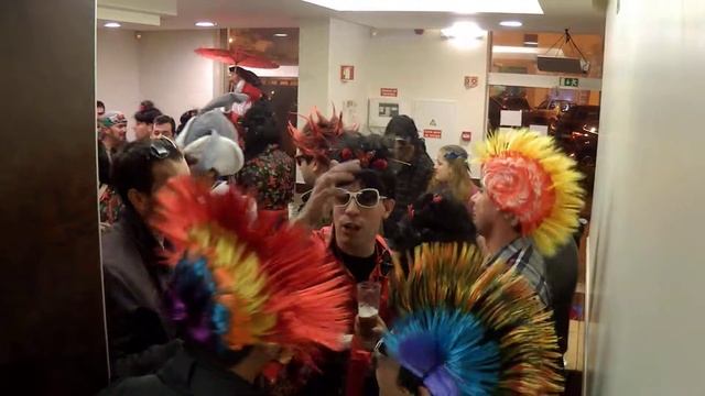 Португальский Новый Год (карнавал).MP4 смотреть онлайн