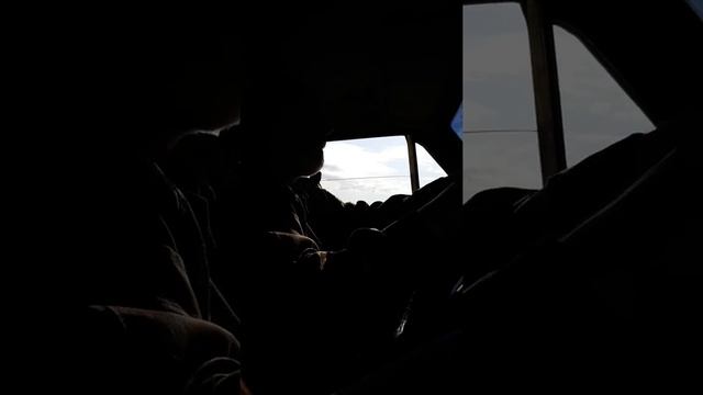 Таксист гонить беса!!!! смотреть онлайн