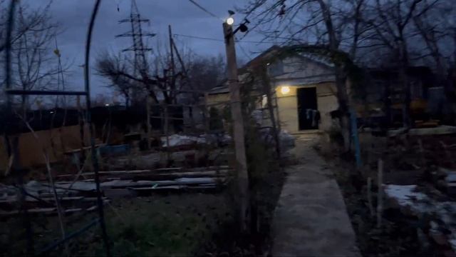 Про жизнь!  Делаю салат щетка ,  кипит работа в саду утепления всего что можно