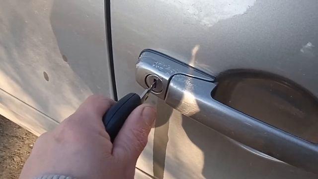 Замёрз замок в двери автомобиля, что делать? смотреть онлайн