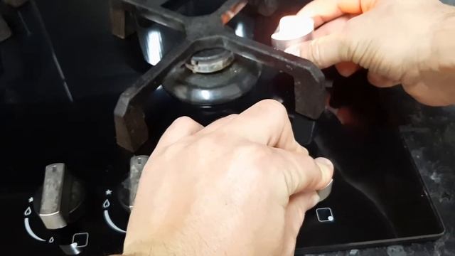 Как зажечь плиту, если нет спичек и розжига смотреть онлайн