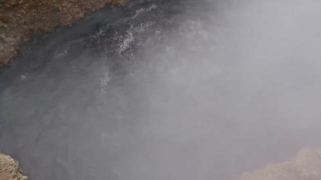 Кипящая вода вулканического источника смотреть онлайн