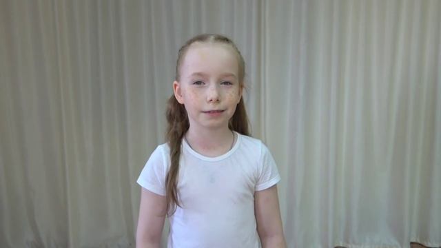 Басня "Ворона и лисица" И. Крылов. Читает Ульяна Исакова. смотреть онлайн