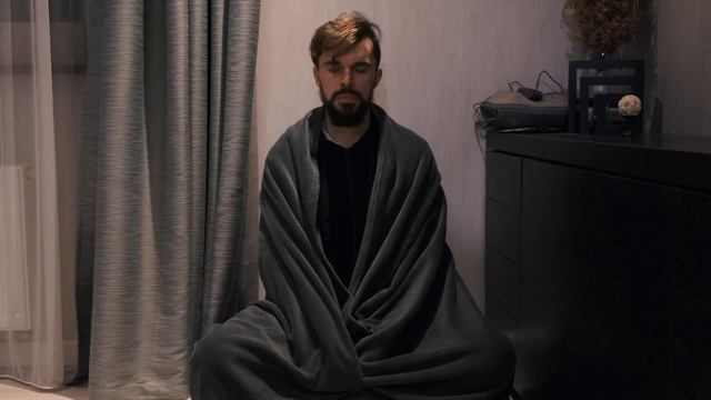 КАК ПРОСНУТЬСЯ УТРОМ ЛЕГЧЕ И БЫТЬ БОДРЫМ. 10 СОВЕТОВ. УТРЕННИЙ РИТУАЛ ДЛЯ ПРОБЕЖКИ. смотреть онлайн