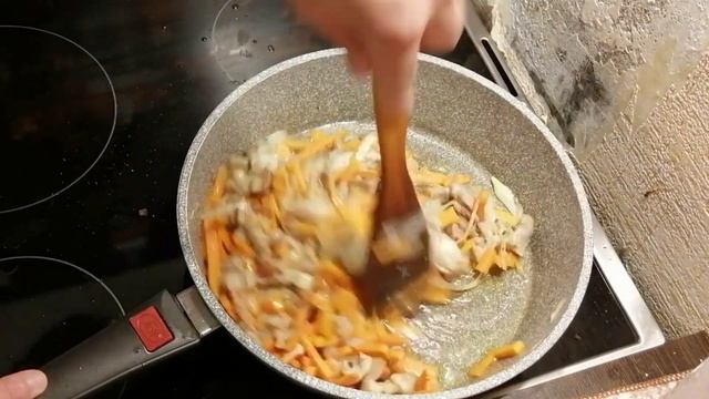 Плов по-домашнему. В сковороде. Плов из куриного мяса. Простейший рецепт. смотреть онлайн