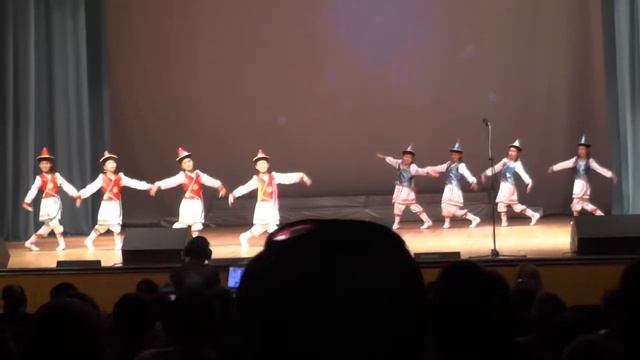 Buryat Dancing Girls (with Holes)/Бурятский танец девочек  ( с дынчаками)