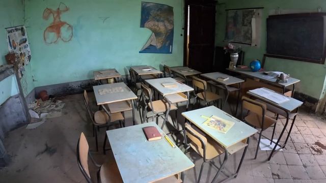 LOSTPLACE // Riesigen VERLASSENEN MILLIONEN PALAST ?️? mit SCHULE ? in Italien erkundet ?? смотреть онлайн