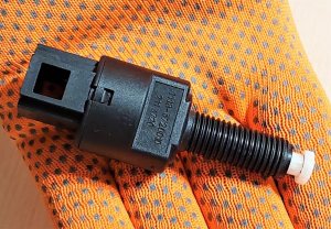 Как разобрать и отремонтировать датчик педали тормоза на ВАЗ