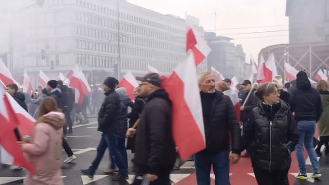 Сплоченный марш националистов. Dzień Niepodległości Polski. Варшава. Светопреставление. смотреть онлайн