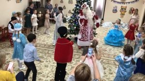 Самый ВЕСЕЛЫЙ Дед Мороз ! Новогодний Утренник в Детском саду № 763