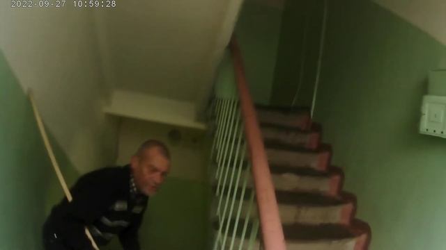 дядя Вася мыл пол у нас в подъезде смотреть онлайн