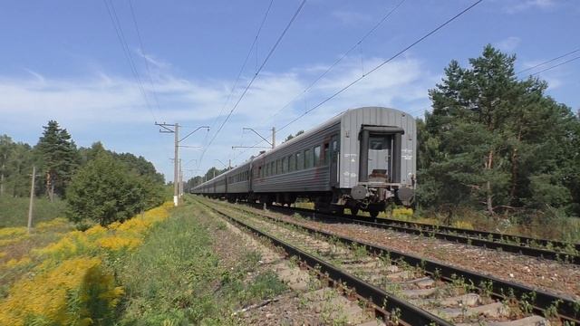 Электропоезд ЭД4М-0217, тепловоз 2ТЭ10М-2127 смотреть онлайн