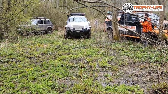 Внедорожники по бродам и болоту преодолевают настоящий маршрут по бездорожью 4х4 Трофи-лайф 2020 смотреть онлайн