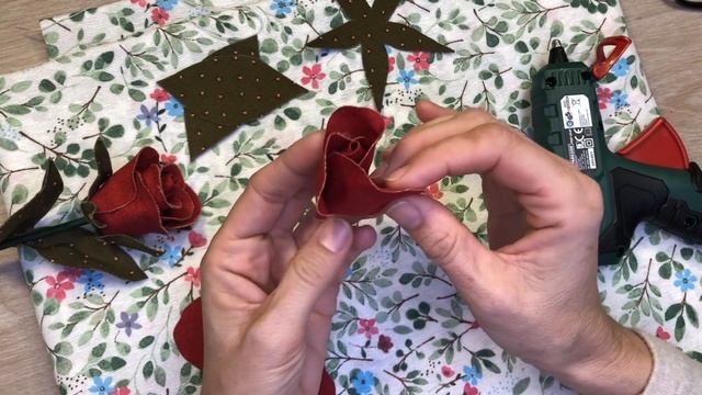 Rosa de Tela Realista. Tutorial DIY fácil cómo hacer flor paso a paso. moldes gratis. 006. ?? смотреть онлайн