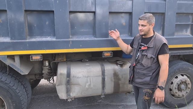 Обзор китайского ТЯЖЁЛОГО грузовика. Faw 8x4 смотреть онлайн