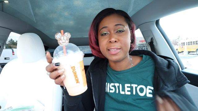Trying Dunkin Donuts Holiday Drinks 2023 | NEW Spiced Cookie Coffee and Loaded Hash Browns смотреть онлайн