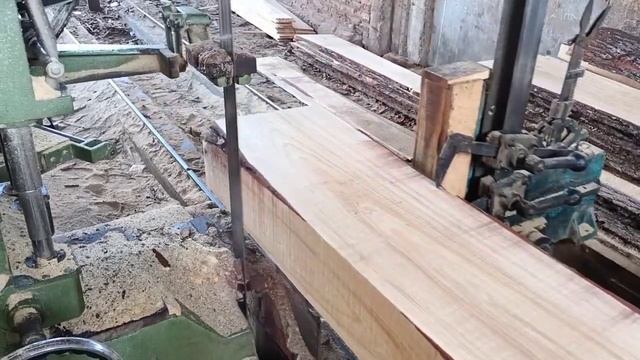 Incredible wood sawmill skills - big pine logs смотреть онлайн