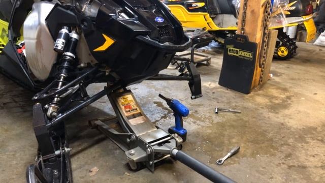 How to shim skis on Polaris snowmobile смотреть онлайн