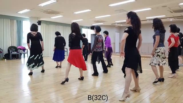 Tango Burlesque Line Dance смотреть онлайн