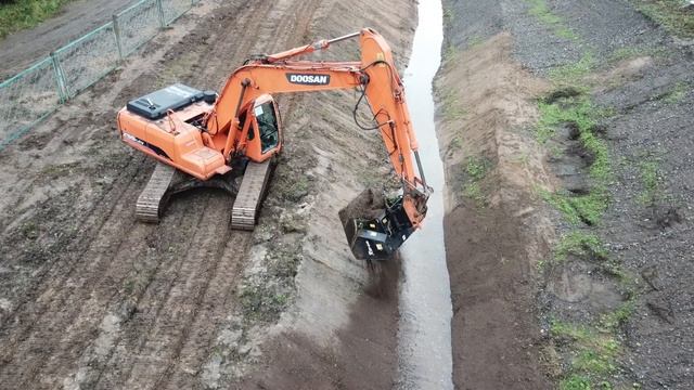 Ремонт жд путей и перегонов чернение откосов просеивающий ковш Simex VSE30 смотреть онлайн