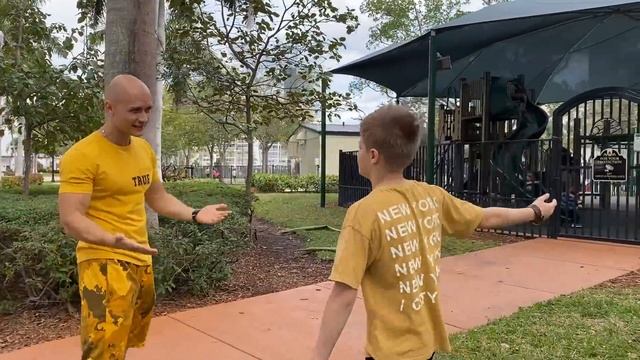 Teaching 10 Year Old Kid How to Pick Up Girls (Valentine's Day Edition) смотреть онлайн