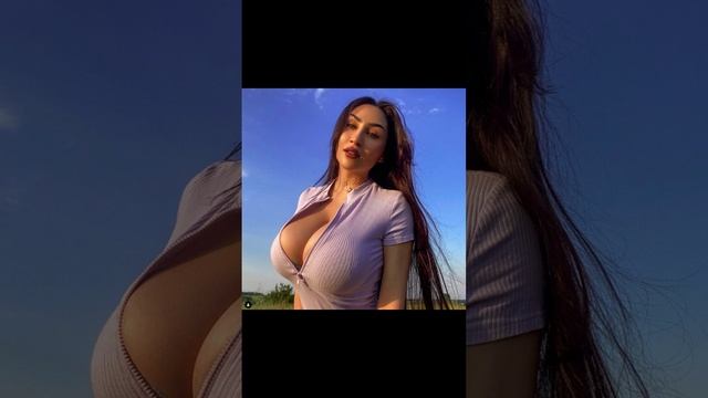 Louisa Khovanski | Plus Size Curvy Model On Haul | Instagram | Bio | WIKI | @curvymodels